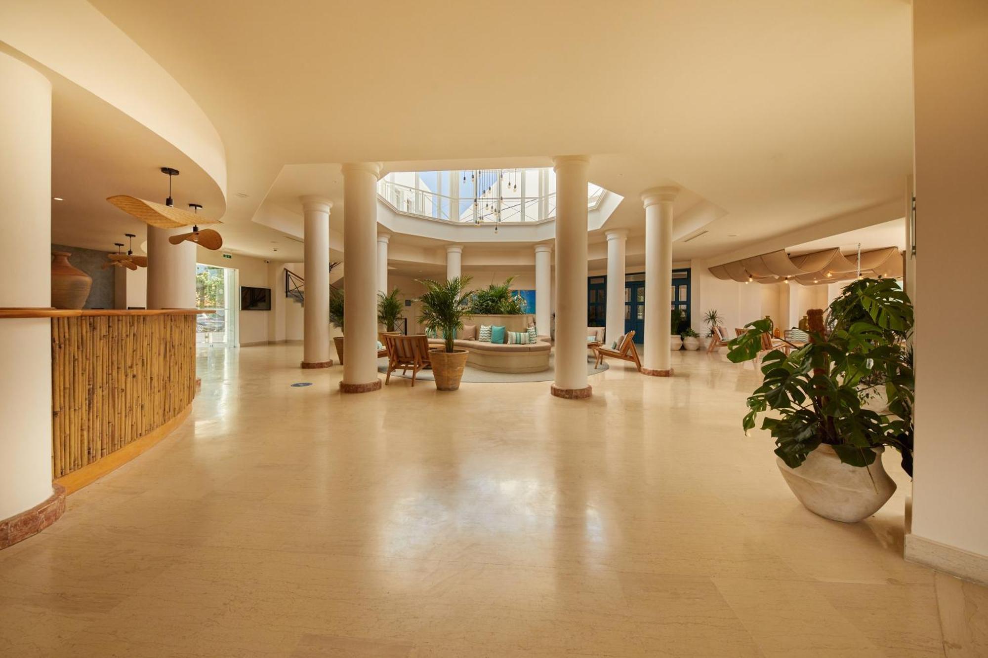 Aluasoul Zakynthos (adults Only) מלון טרגקי